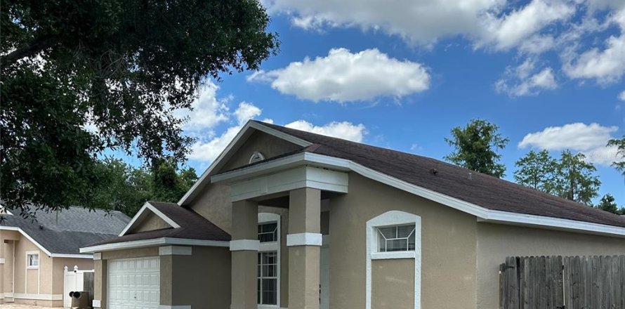 Villa ou maison à Kissimmee, Floride 4 chambres, 167.78 m2 № 2304743