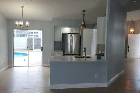 Villa ou maison à vendre à Kissimmee, Floride: 4 chambres, 167.78 m2 № 2304743 - photo 6