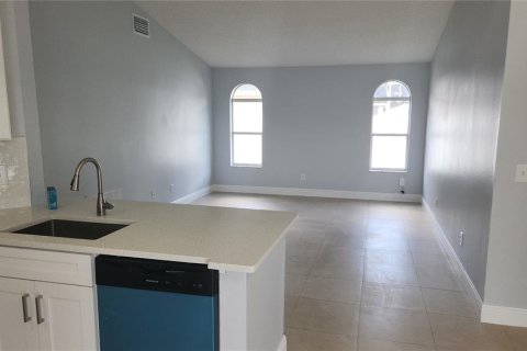 Villa ou maison à vendre à Kissimmee, Floride: 4 chambres, 167.78 m2 № 2304743 - photo 7