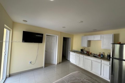 Casa en alquiler en Miami, Florida, 156.35 m2 № 1992897 - foto 5