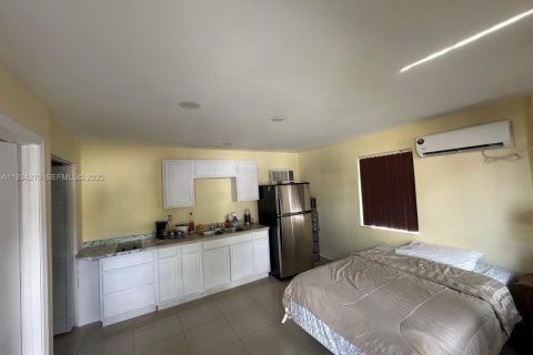 Casa en alquiler en Miami, Florida, 156.35 m2 № 1992897 - foto 7