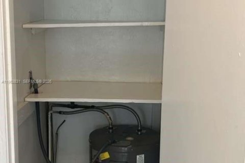 Villa ou maison à louer à Fort Lauderdale, Floride: 1 chambre № 2029445 - photo 17