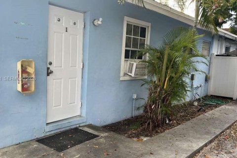 Villa ou maison à louer à Fort Lauderdale, Floride: 1 chambre № 2029445 - photo 2