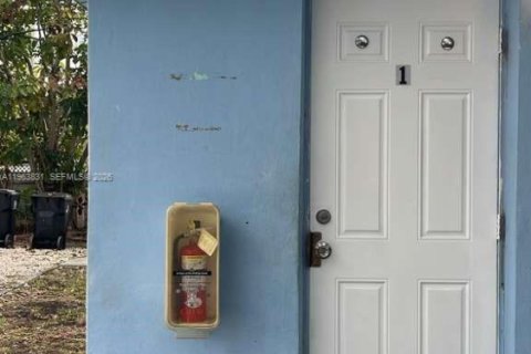 Villa ou maison à louer à Fort Lauderdale, Floride: 1 chambre № 2029445 - photo 3