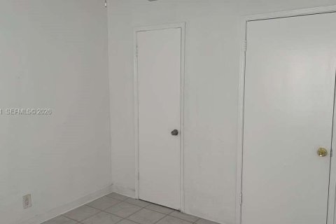 Villa ou maison à louer à Fort Lauderdale, Floride: 1 chambre № 2029445 - photo 13