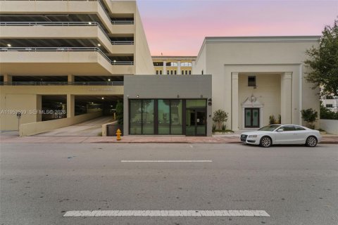 Купить коммерческую недвижимость в Корал-Гейблс, Флорида № 2008133 - фото 6