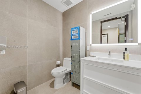 Купить коммерческую недвижимость в Корал-Гейблс, Флорида № 2008133 - фото 20
