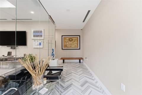 Купить коммерческую недвижимость в Корал-Гейблс, Флорида № 2008133 - фото 8