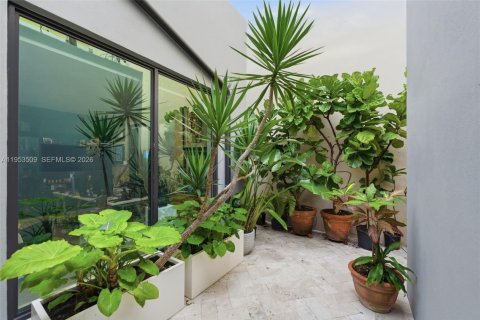 Купить коммерческую недвижимость в Корал-Гейблс, Флорида № 2008133 - фото 28