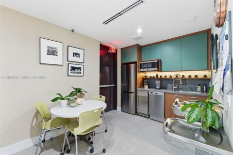 Купить коммерческую недвижимость в Корал-Гейблс, Флорида № 2008133 - фото 27