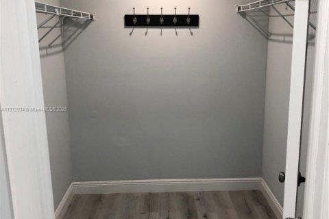 Villa ou maison à louer à Fort Lauderdale, Floride: 3 chambres, 131.64 m2 № 2013808 - photo 14