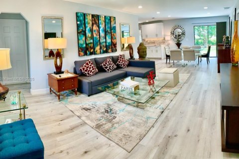 Villa ou maison à louer à Fort Lauderdale, Floride: 3 chambres, 131.64 m2 № 2013808 - photo 3