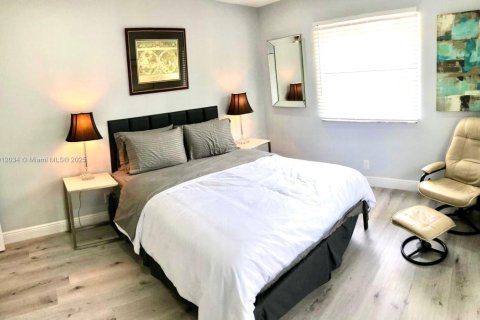 Villa ou maison à louer à Fort Lauderdale, Floride: 3 chambres, 131.64 m2 № 2013808 - photo 12