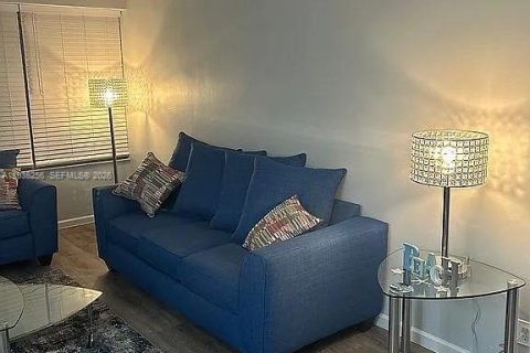 Купить кондоминиум в Форт-Лодердейл, Флорида 1 спальня, 80.82м2, № 1995964 - фото 18