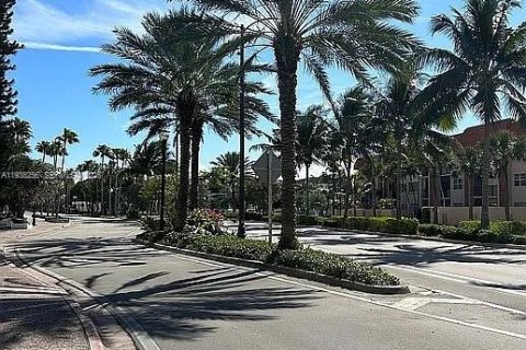 Купить кондоминиум в Форт-Лодердейл, Флорида 1 спальня, 80.82м2, № 1995964 - фото 10