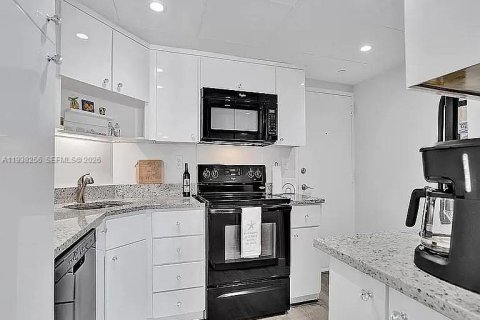 Купить кондоминиум в Форт-Лодердейл, Флорида 1 спальня, 80.82м2, № 1995964 - фото 22