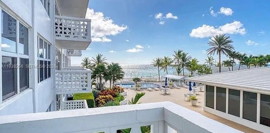 Кондоминиум с 1 спальней в Форт-Лодердейл, Флорида № 1995964