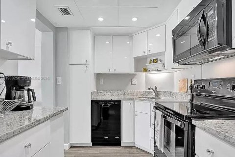 Купить кондоминиум в Форт-Лодердейл, Флорида 1 спальня, 80.82м2, № 1995964 - фото 20