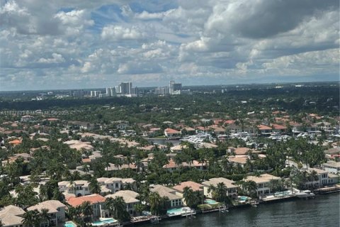 Condo in Hollywood, Florida, 2 bedrooms  № 1981094 - photo 10