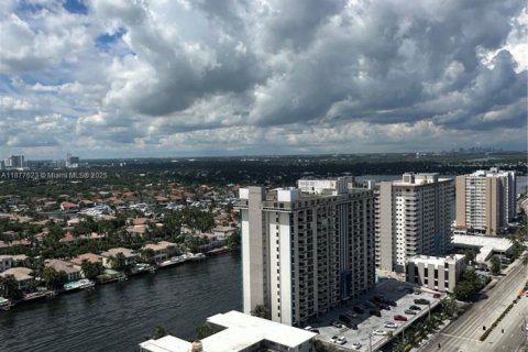Condo in Hollywood, Florida, 2 bedrooms  № 1981094 - photo 12