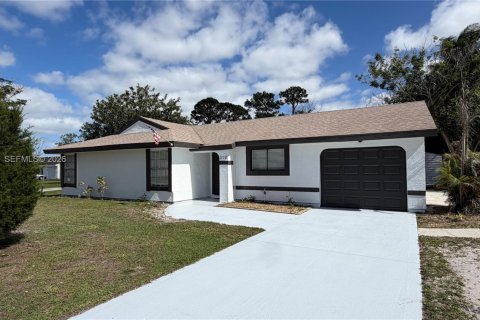 Купить виллу или дом в Порт-Сент-Луси, Флорида 3 спальни, 173.73м2, № 2067895 - фото 2