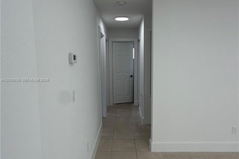 Купить виллу или дом в Порт-Сент-Луси, Флорида 3 спальни, 173.73м2, № 2067895 - фото 11