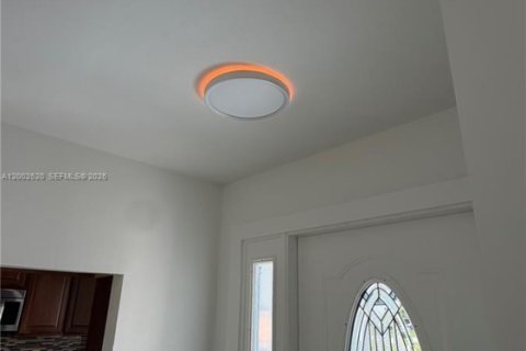 Купить виллу или дом в Порт-Сент-Луси, Флорида 3 спальни, 173.73м2, № 2067895 - фото 12