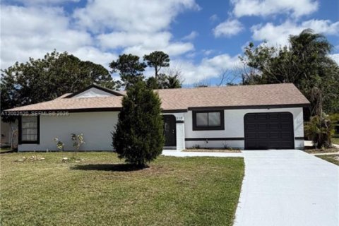 Дом в Порт-Сент-Луси, Флорида 3 спальни, 173.73м2 № 2067895