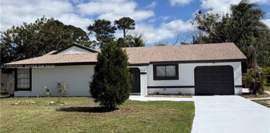 Дом в Порт-Сент-Луси, Флорида 3 спальни, 173.73м2 № 2067895