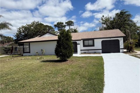 Купить виллу или дом в Порт-Сент-Луси, Флорида 3 спальни, 173.73м2, № 2067895 - фото 3