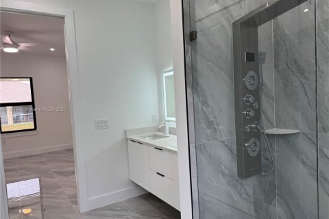 Снять в аренду виллу или дом в Лихай-Эйкерс, Флорида 3 спальни, 127.37м2, № 1949517 - фото 12