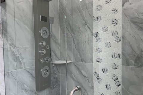 Снять в аренду виллу или дом в Лихай-Эйкерс, Флорида 3 спальни, 127.37м2, № 1949517 - фото 11