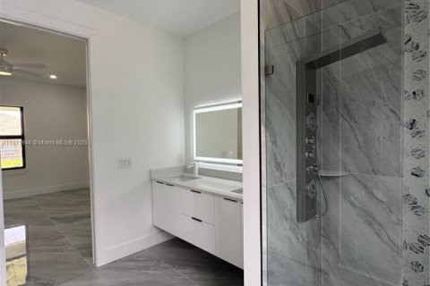 Снять в аренду виллу или дом в Лихай-Эйкерс, Флорида 3 спальни, 127.37м2, № 1949517 - фото 6