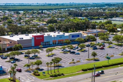 Immobilier commercial à Merrit Island, Floride № 2358605