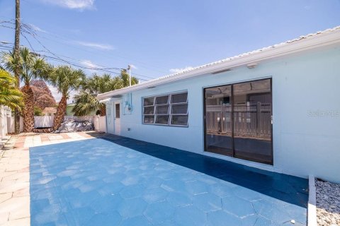 House in Saint Pete Beach, Florida 2 bedrooms, 124.4 sq.m. № 1885297 - photo 20
