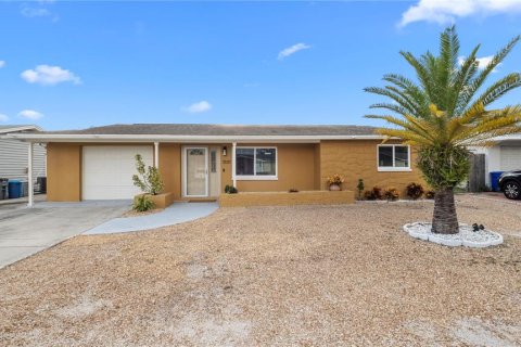 Casa en venta en Holiday, Florida, 3 dormitorios, 100.24 m2 № 1902832 - foto 2