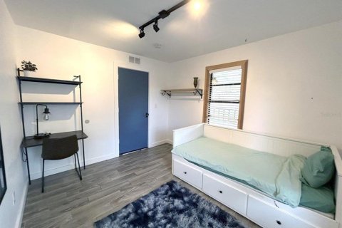 Propiedad comercial en venta en Saint Petersburg, Florida, 20 dormitorios, 234.11 m2 № 2299717 - foto 13
