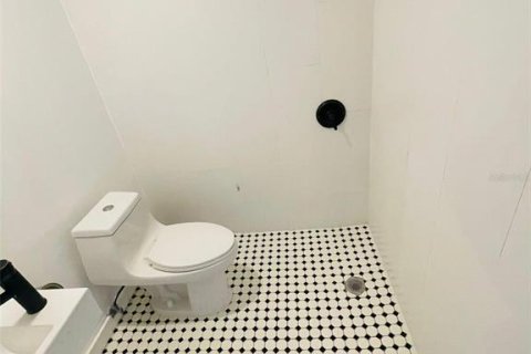 Propiedad comercial en venta en Saint Petersburg, Florida, 20 dormitorios, 234.11 m2 № 2299717 - foto 17