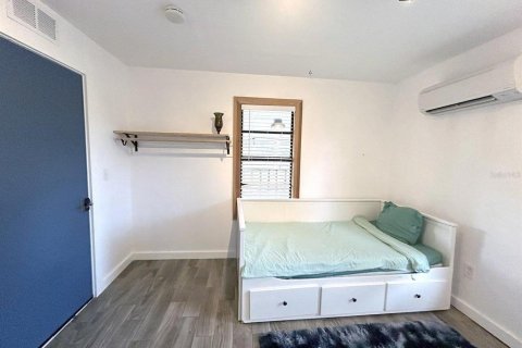 Propiedad comercial en venta en Saint Petersburg, Florida, 20 dormitorios, 234.11 m2 № 2299717 - foto 16