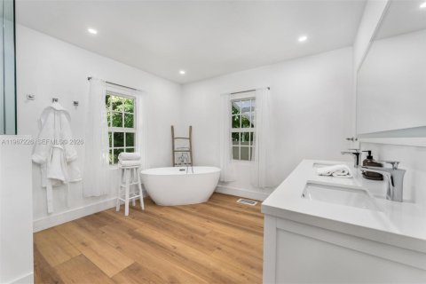 Купить виллу или дом в Майами, Флорида 2 спальни, 148.46м2, № 2032348 - фото 14