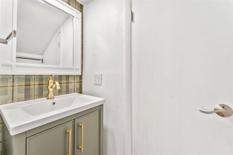 Купить виллу или дом в Майами, Флорида 2 спальни, 148.46м2, № 2032348 - фото 23