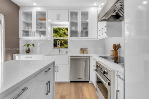 Купить виллу или дом в Майами, Флорида 2 спальни, 148.46м2, № 2032348 - фото 9