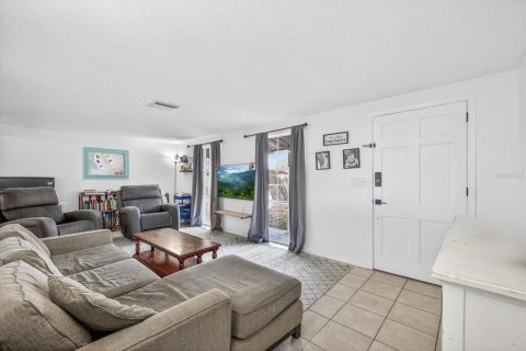 House in Holiday, Florida 3 bedrooms, 132.11 sq.m. № 2396230 - photo 10