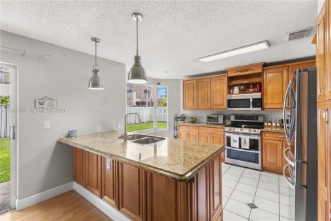 Villa ou maison à vendre à Pembroke Pines, Floride: 4 chambres, 205.87 m2 № 2066187 - photo 16