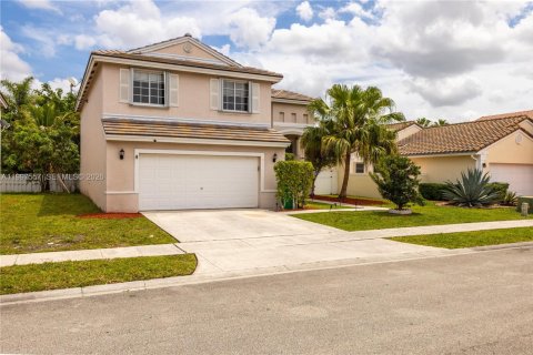 Villa ou maison à vendre à Pembroke Pines, Floride: 4 chambres, 205.87 m2 № 2066187 - photo 4