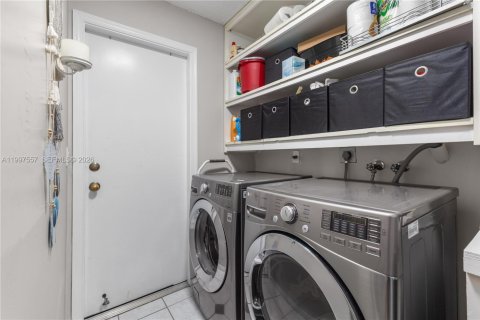 Villa ou maison à vendre à Pembroke Pines, Floride: 4 chambres, 205.87 m2 № 2066187 - photo 22