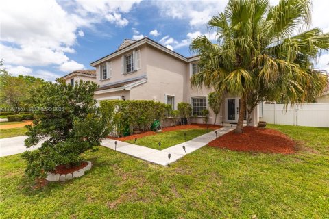 Villa ou maison à vendre à Pembroke Pines, Floride: 4 chambres, 205.87 m2 № 2066187 - photo 5