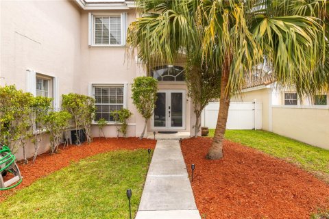 Villa ou maison à vendre à Pembroke Pines, Floride: 4 chambres, 205.87 m2 № 2066187 - photo 6