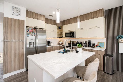 Townhouse in Sunrise, Florida 3 bedrooms, 171.68 sq.m. № 2076614 - photo 8