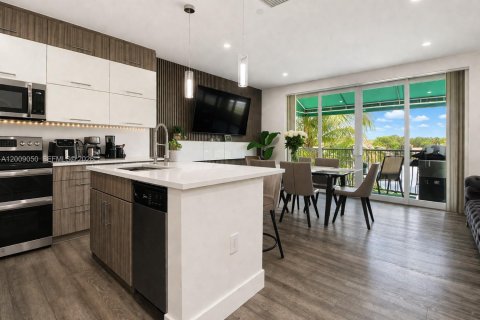 Townhouse in Sunrise, Florida 3 bedrooms, 171.68 sq.m. № 2076614 - photo 9